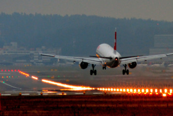 Фотография к новости: Из-за угрожающей взрывом пассажирки российский авиалайнер экстренно сел в Москве