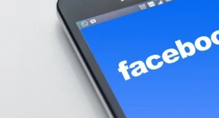 Facebook будет бороться с дезинформацией вокруг нового коронавируса