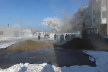 Фотография к новости: Авария на теплотрассе в Семее: 580 абонентов отключены от тепла