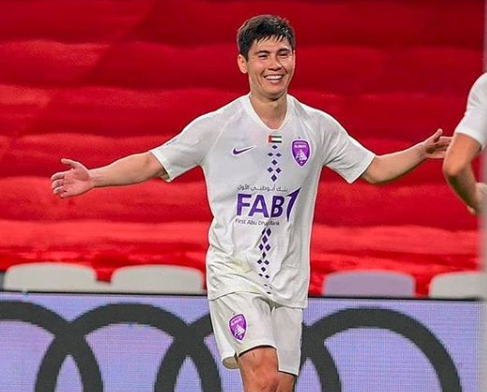 Фотография к новости: Футболист Исламхан дебютировал за клуб из ОАЭ с победы