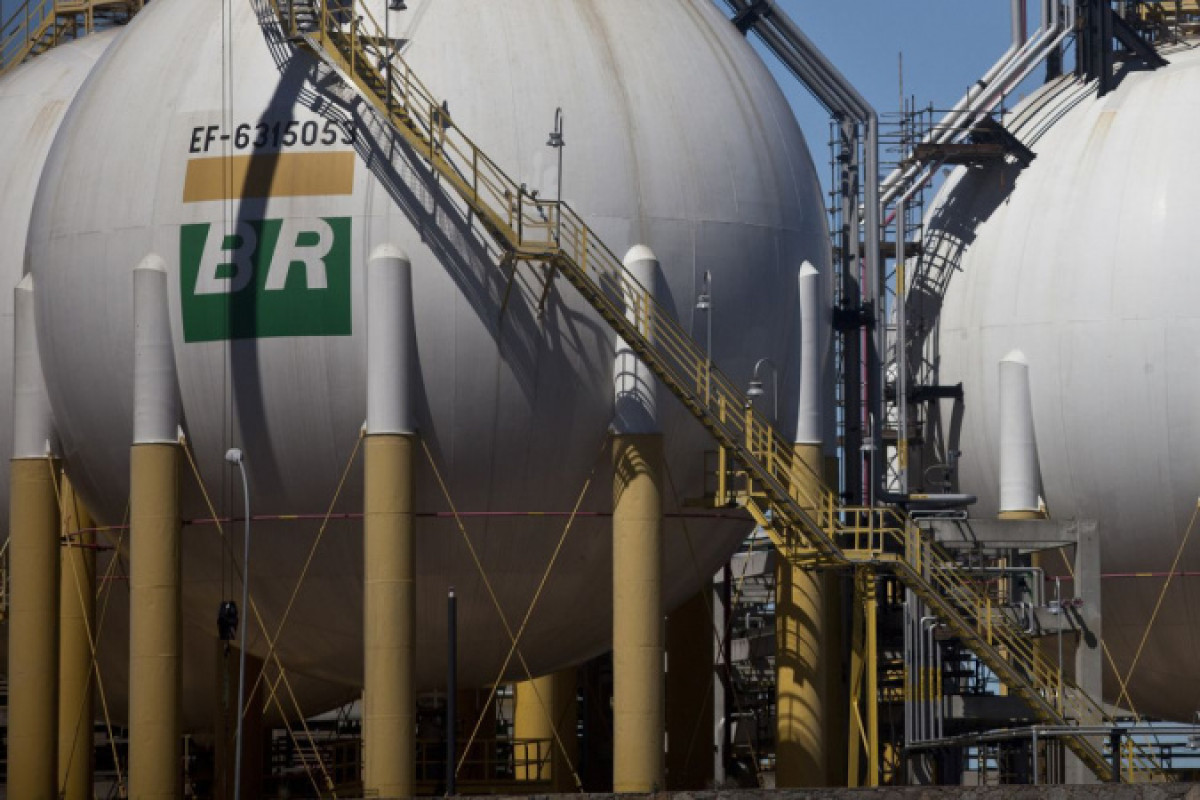 Бессрочную национальную забастовку объявили нефтяники Бразилии