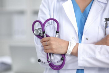 Фотография к новости: После смерти 8-летнего мальчика врачи проверяют сотни детей на инфекцию в Актау