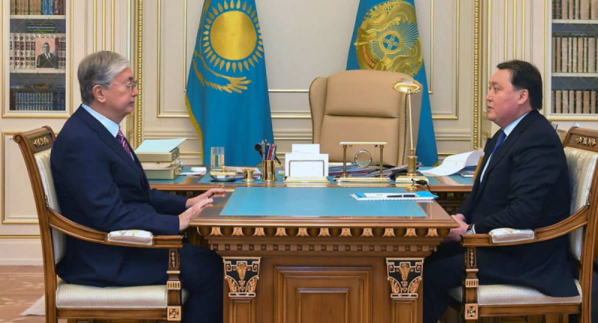 Глава государства принял премьер-министра Аскара Мамина