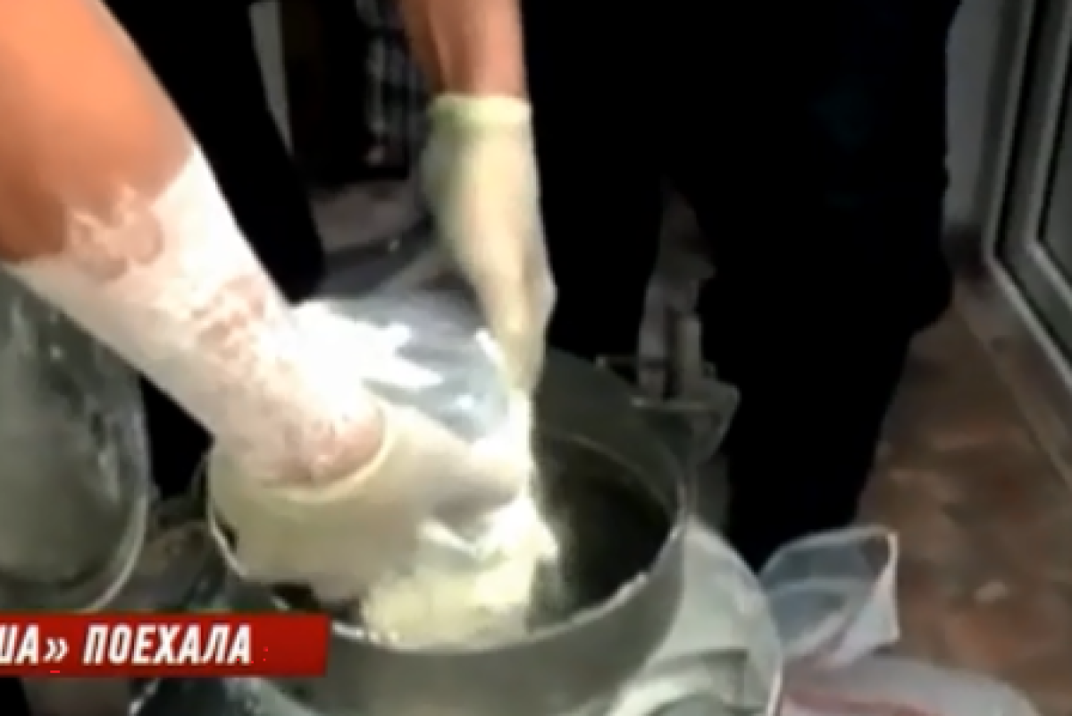 Бидон с миллионами нашли у двух начальников из акимата ВКО