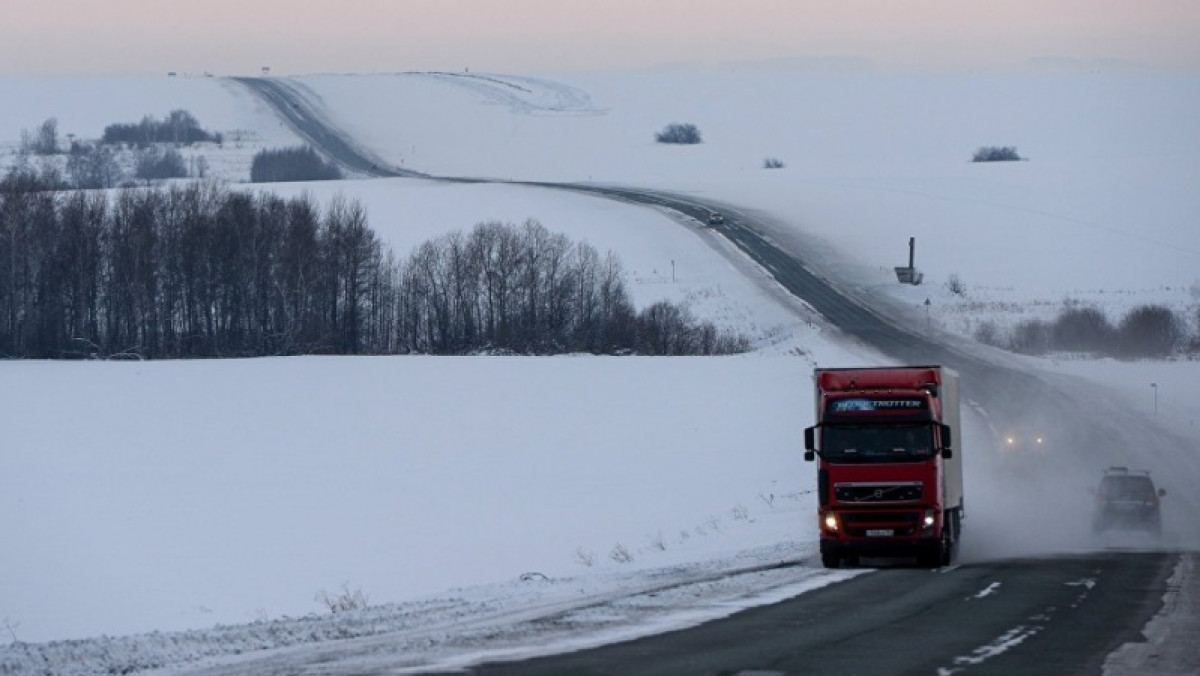 Трассы в пяти областях Казахстана закрыты из-за непогоды