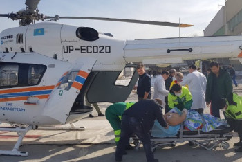 Фотография к новости: Тяжелораненых пациентов вертолетами доставляют из Кордая в клиники Алматы