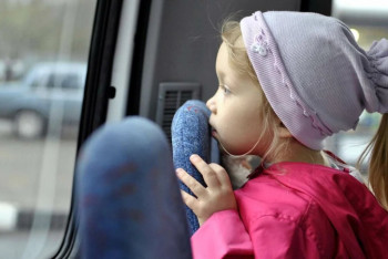 Фотография к новости: Пятилетняя девочка ускользнула от мамы, запрыгнув в автобус в Нур-Султане