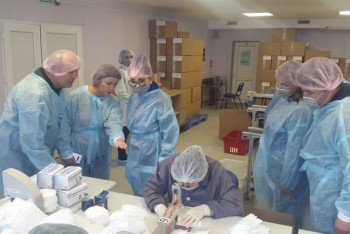 Фотография к новости: Алматинская фармкомпания по выпуску масок перешла на круглосуточный режим