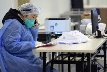 Фотография к новости: Ученые назвали сроки пика распространения коронавируса