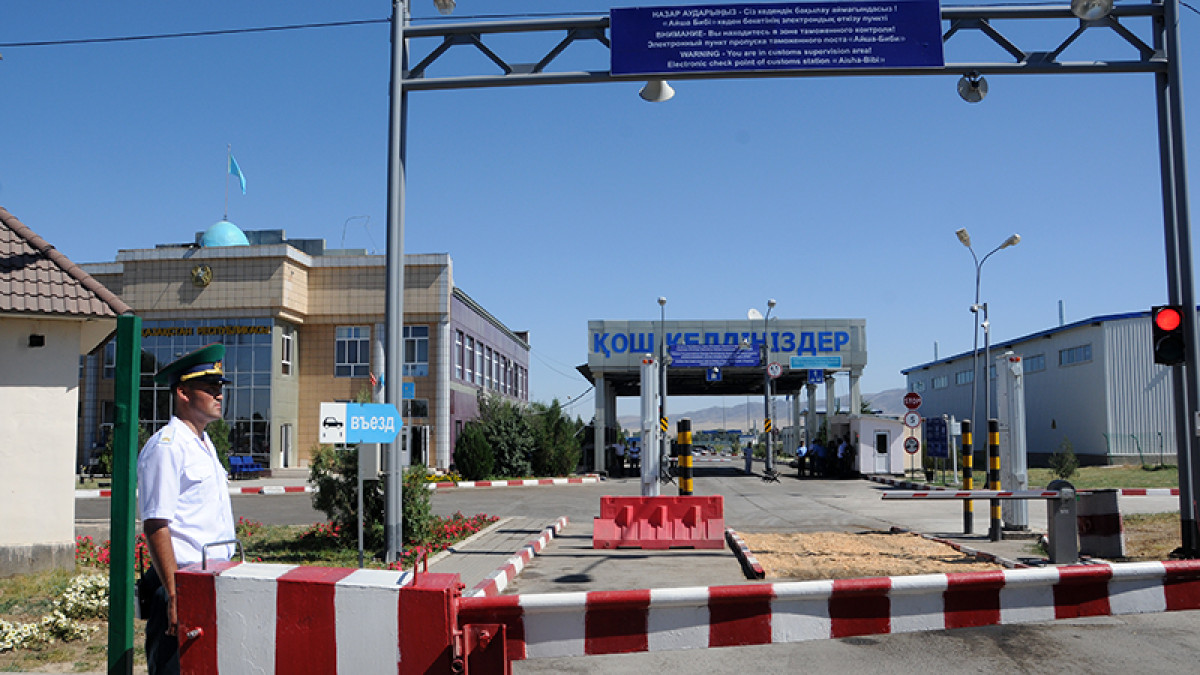 В протезе ноги хотел пронести наркотики инвалид через границу с Кыргызстаном