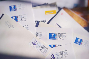 Фотография к новости: В Швейцарии выпущены марки, посвященные празднованию юбилеев Абая и аль-Фараби