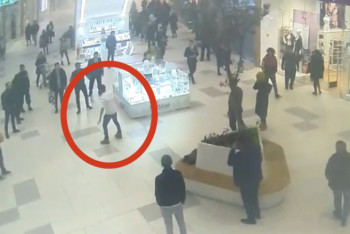 Фотография к новости: Иностранец с ножом в столичном ТРЦ оказался бывшим сотрудником салона красоты