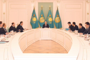 Фотография к новости: Президент Казахстана потребовал жестко пресекать попытки распространения ложной информации и провокаций