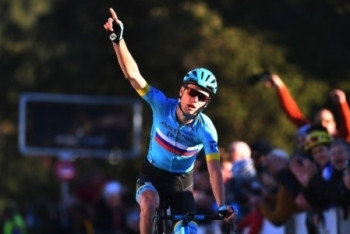 Фотография к новости: Два гонщика "Астаны" – в тройке лидеров "Тура Прованса"