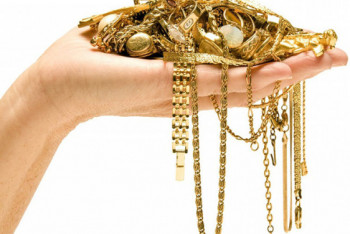 Фотография к новости: "Гадалка" заставила женщину отдать ей украшения, деньги и телевизор из-за "негативной энергии" в Актобе