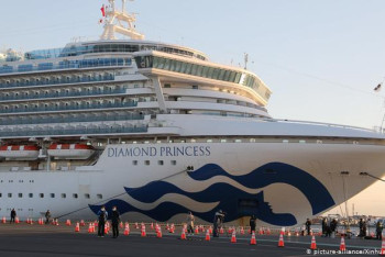 Фотография к новости: Два человека скончались от коронавируса на круизном лайнере в Японии