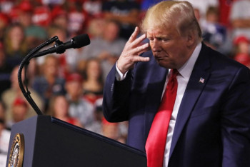 Фотография к новости: Без моего согласия: Трамп недоволен возвращением в США зараженных коронавирусом