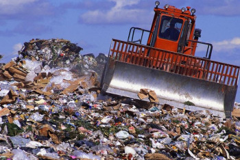 Фотография к новости: Мусорный полигон закрыли в Мангистауской области из-за нарушения санитарных норм