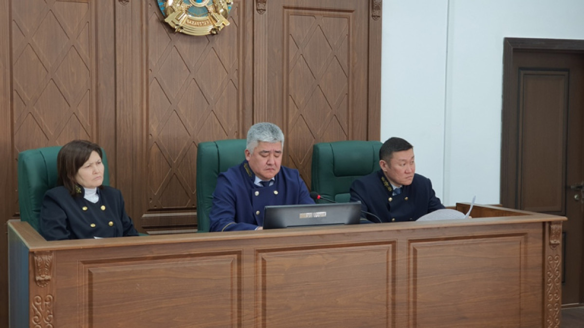 Пожилую женщину убили после ее замечания о грязном подъезде в Карагандинской области