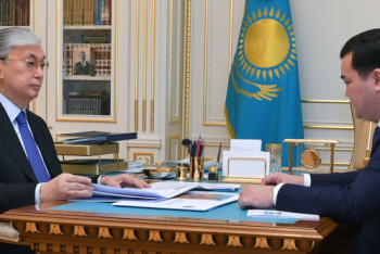 Фотография к новости: Токаев поручил Касымбеку увеличить темпы строительства жилья в Карагандинской области