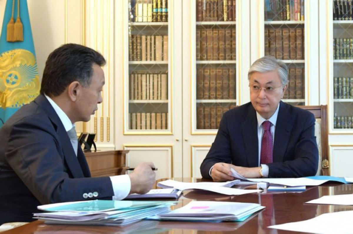 Токаев поручил повысить качество железнодорожных пассажирских перевозок