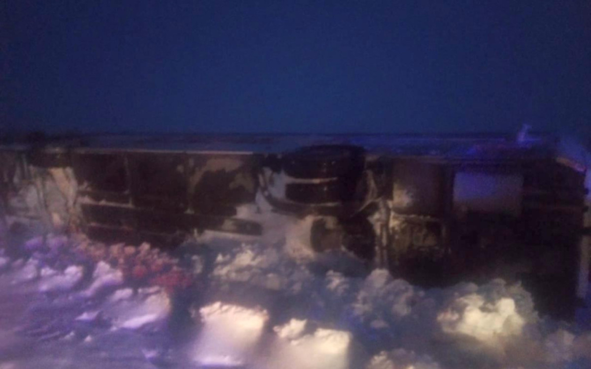 Автобус с десятками граждан Таджикистана перевернулся в Актюбинской области