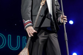 Фотография к новости: Поклонники оригинально пригласили Димаша Кудайбергена в Мексику