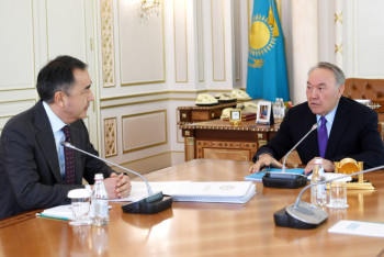 Фотография к новости: Нурсултан Назарбаев провел встречу с акимом Алматы