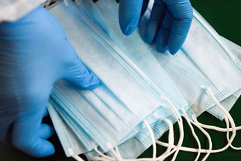 Фотография к новости: Весь запас средств защиты был выкуплен из розничных сетей - Минздрав