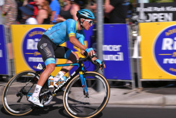 Фотография к новости: Велогонщики "Астаны" снялись с соревнований из-за коронавируса