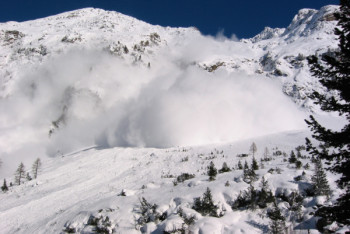 Фотография к новости: О лавинах в горах Алматы и шторме в четырех областях РК предупредили синоптики