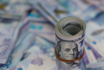 Фотография к новости: Доллар подорожал до 400 тенге