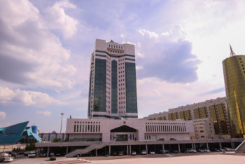 Фотография к новости: Правительство и Нацбанк выступили с обращением о ситуации на мировом рынке нефти