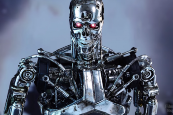 Фотография к новости: Перестрелку автоматчика с местным человеком-терминатором сняли на видео в Новосибирске