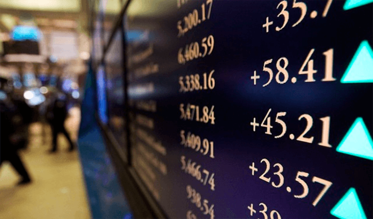 Курс доллара составил 393 тенге на KASE 10 марта