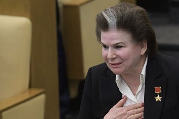 Фотография к новости: Терешкова предложила дать Путину возможность избираться на пост президента