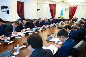 Фотография к новости: Мамин провел заседание республиканского Штаба оперативного реагирования