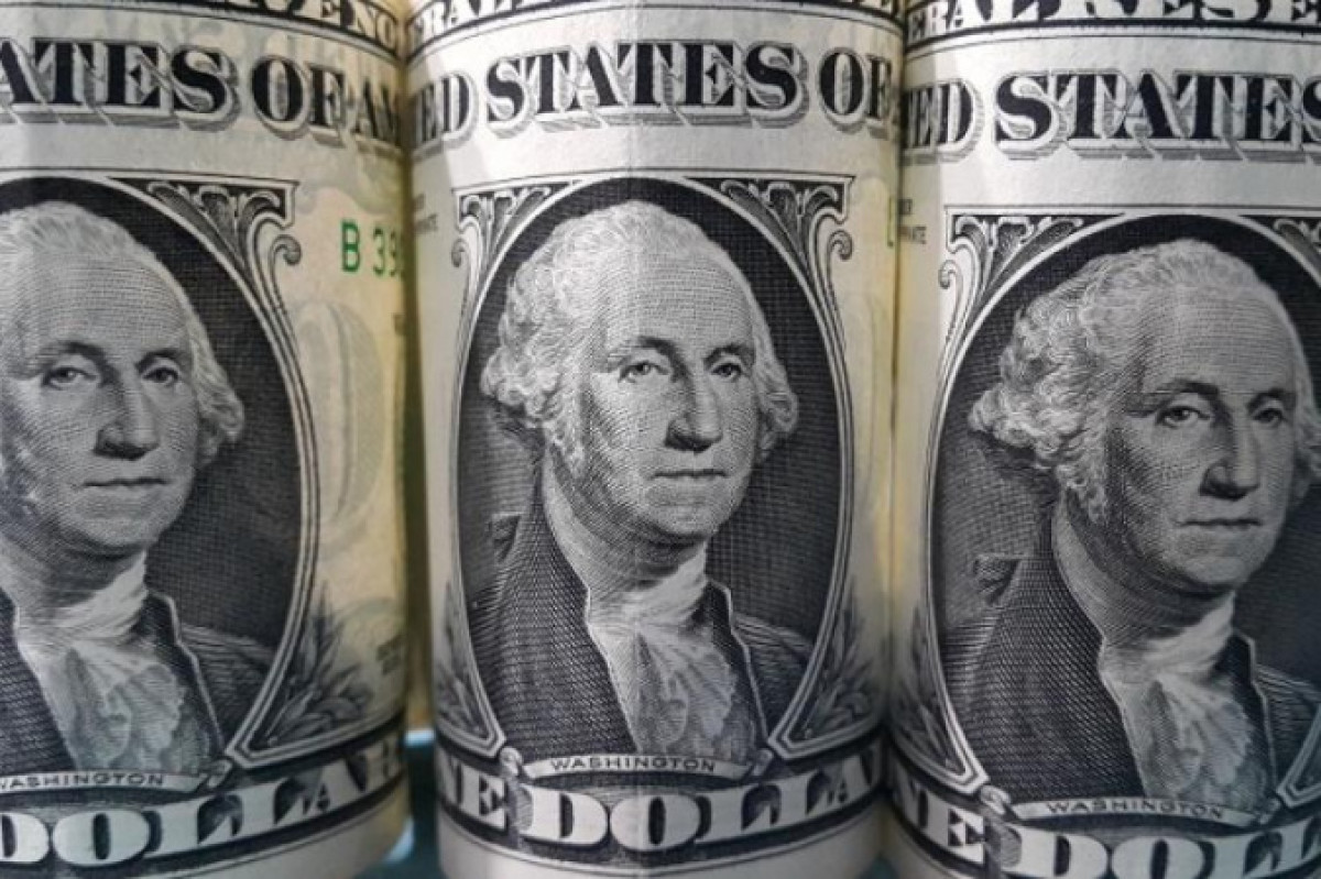 Курс доллара составил 405 тенге на KASE 13 марта