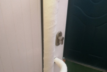 Фотография к новости: Тряпки на дверных ручках: детский сад "внедрил" ноу-хау против коронавируса в Актау