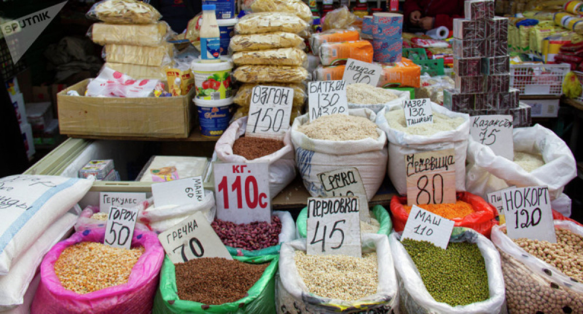Правительство Кыргызстана вводит регулирование цен на продукты