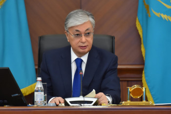 Фотография к новости: Токаев пообещал премировать медиков за борьбу с коронавирусом