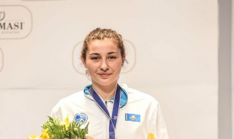 Фотография к новости: Титулованная фехтовальщица обвинила спортсмена из сборной Казахстана в изнасиловании и побоях