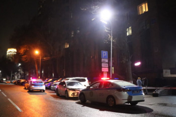 Фотография к новости: Один из жилых комплексов в Алматы оцеплен из-за угрозы коронавируса