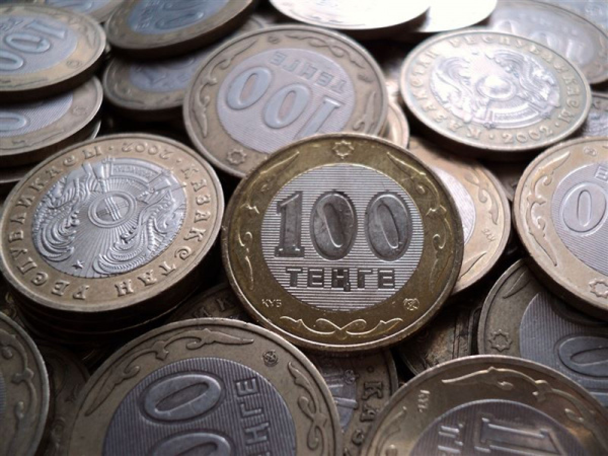 Курс доллара на KASE составил 448,5 тенге