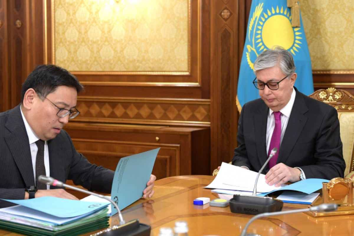 Досаев доложил Токаеву о ситуации на валютном рынке