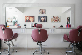 Фотография к новости: Открытые салоны красоты и фитнес-центры во время карантина накажут в Алматы