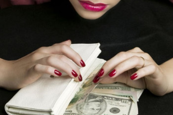 Фотография к новости: Мошенница обманула жителей Туркестана на 11 миллионов тенге