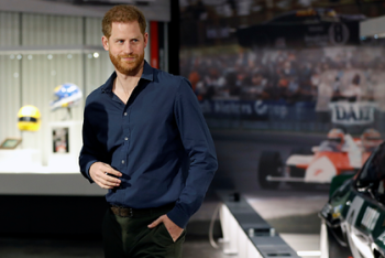 Фотография к новости: Стала известна истинная причина переезда принца Гарри в Канаду от королевской семьи