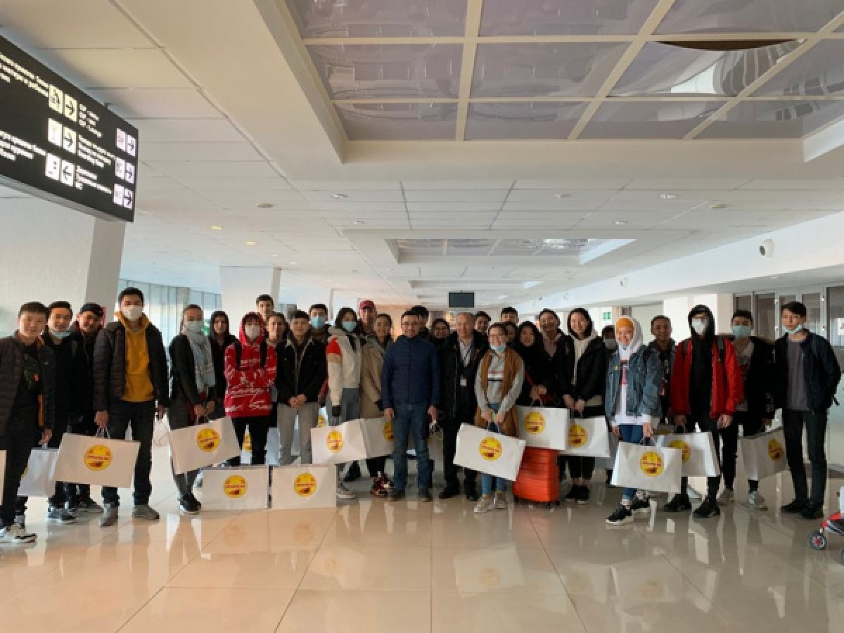 Cреди пассажиров авиарейса Варшава - Караганда зараженных не оказалось