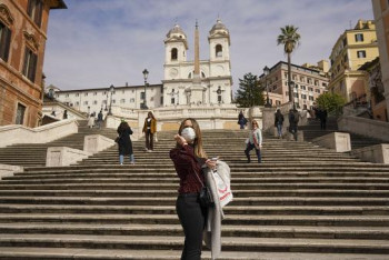 Фотография к новости: 683 человека умерли за сутки из-за коронавируса в Италии